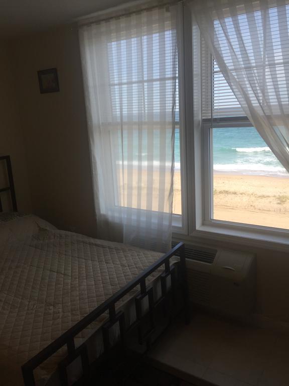 Misquamicut Beach Front Inn Уэстерли Экстерьер фото